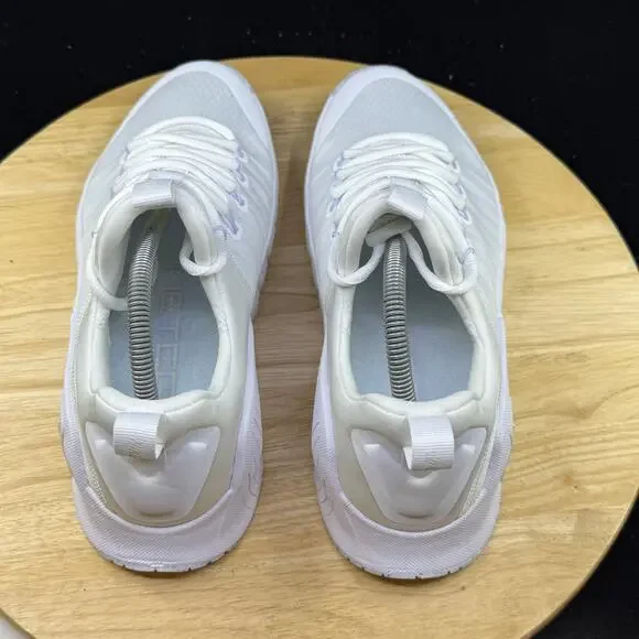 NEW Nike Free Metcon 6 Triple White Platinum Tint FJ7126-101 Size 11W/ 9.5M